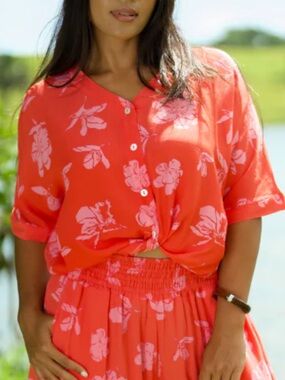 NEW Waiwaolani Bambam Top Pricky Poppy Kou S/M